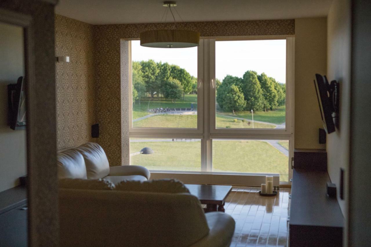 Cozy Apartment With A Wonderful Lake View Тельшяй Экстерьер фото